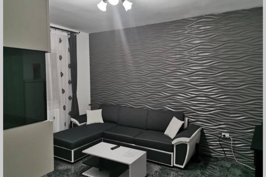 Cozy Flat Apartment Питещ Екстериор снимка