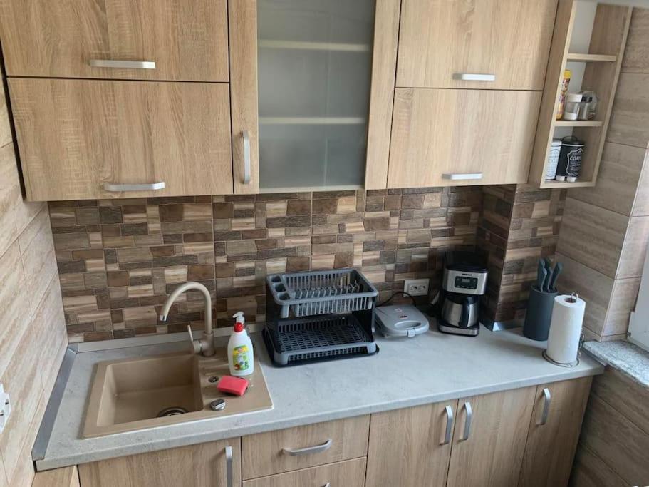 Cozy Flat Apartment Питещ Екстериор снимка