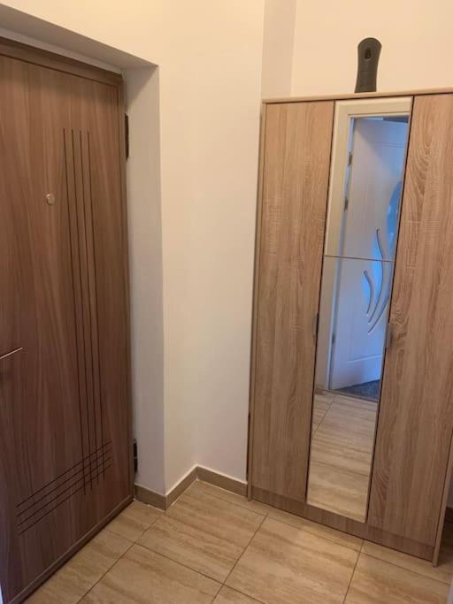 Cozy Flat Apartment Питещ Екстериор снимка