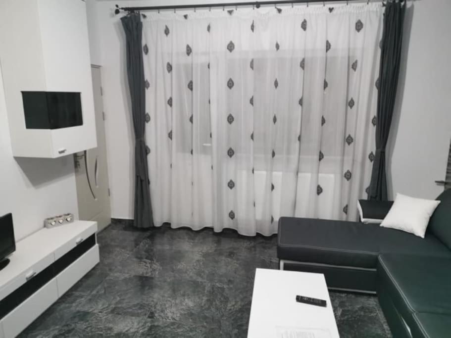 Cozy Flat Apartment Питещ Екстериор снимка
