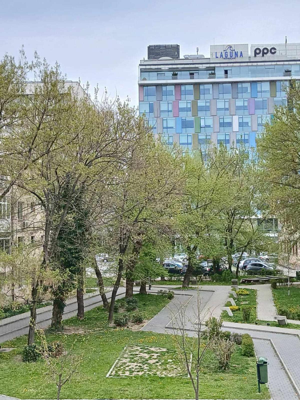 Cozy Flat Apartment Питещ Екстериор снимка